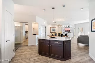 Photo #5: 6801040 Listing 