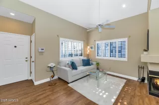 Photo #6: 6801119 Listing 