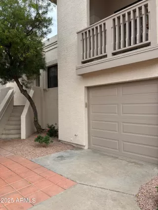 Photo #6: 6801149 Listing