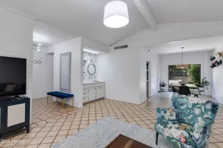 Photo #3: 6801208 Listing