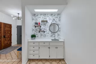 Photo #5: 6801208 Listing