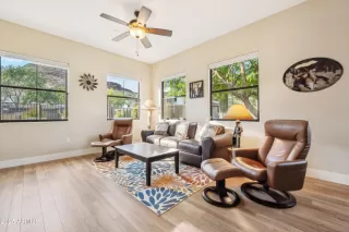 Photo #4: 6801311 Listing