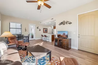 Photo #5: 6801311 Listing