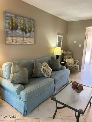 Photo #6: 6801655 Listing