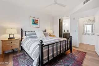 Photo #5: 6801780 Listing