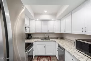 Photo #6: 6801792 Listing 