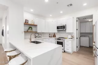 Photo #6: 6802049 Listing