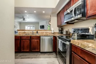 Photo #5: 6802062 Listing 