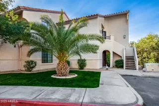 Photo #2: 6802112 Listing