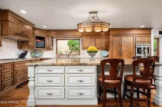 Photo #5: 6802148 Listing