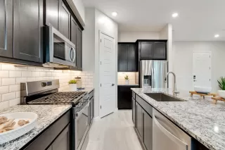 Photo #2: 6802407 Listing 