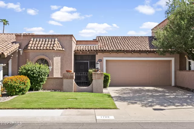 MLS: 6802484 Condo For Sale