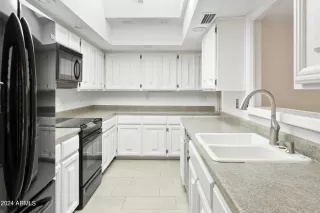 Photo #4: 6802484 Listing