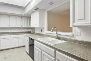 Photo #5: 6802484 Listing