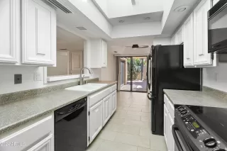 Photo #6: 6802484 Listing