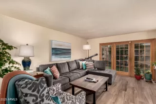 Photo #5: 6802589 Listing