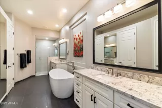 Photo #6: 6802725 Listing 