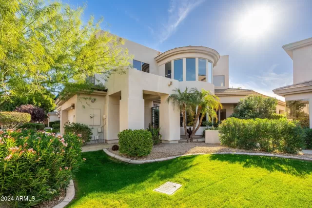 MLS: 6802808 Condo For Sale