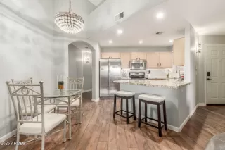 Photo #3: 6802871 Listing