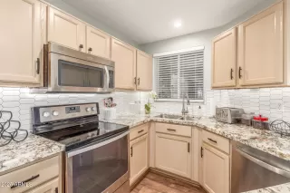 Photo #6: 6802871 Listing