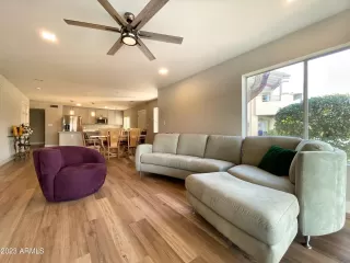 Photo #6: 6802996 Listing 