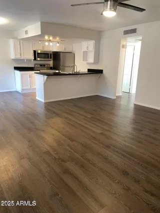 Photo #4: 6803018 Listing