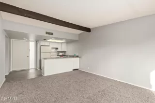 Photo #4: 6803127 Listing