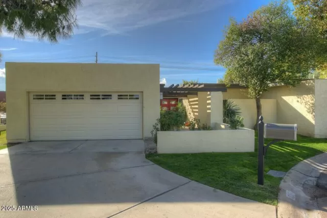 MLS: 6803128 Condo For Sale
