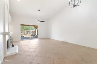 Photo #5: 6803169 Listing