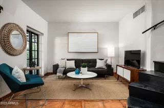 Photo #3: 6803317 Listing