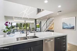 Photo #4: 6803780 Listing 