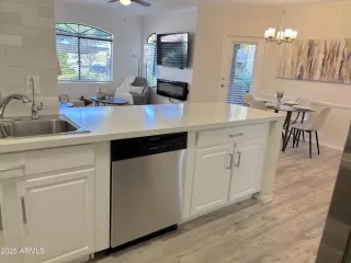 Photo #3: 6803819 Listing