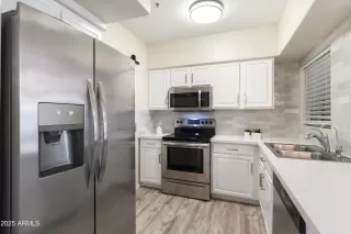 Photo #4: 6803819 Listing