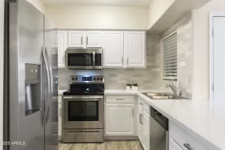 Photo #5: 6803819 Listing