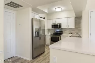 Photo #6: 6803819 Listing