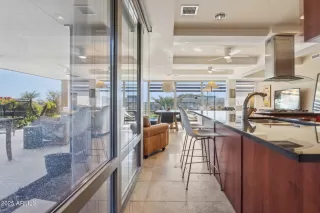 Photo #5: 6803891 Listing