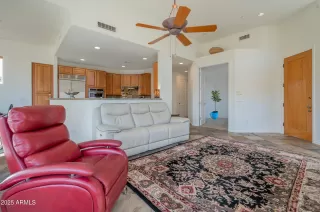 Photo #6: 6804129 Listing