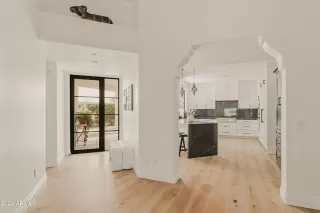 Photo #2: 6804177 Listing