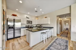 Photo #1: 6804278 Listing