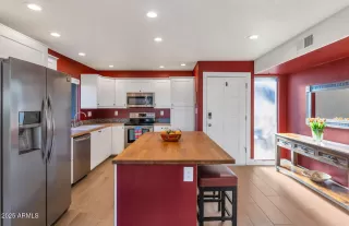 Photo #3: 6804491 Listing