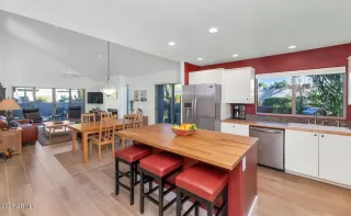 Photo #4: 6804491 Listing