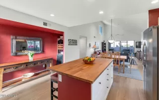 Photo #6: 6804491 Listing