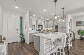 Photo #4: 6804507 Listing 