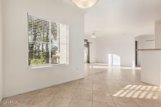 Photo #5: 6804698 Listing