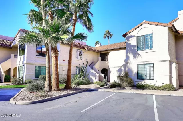 MLS: 6804802 Condo For Sale