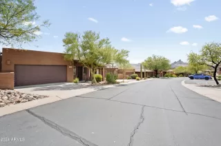 Photo #5: 6804950 Listing