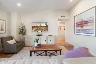 Photo #4: 6805063 Listing