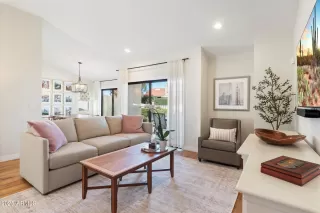 Photo #5: 6805063 Listing