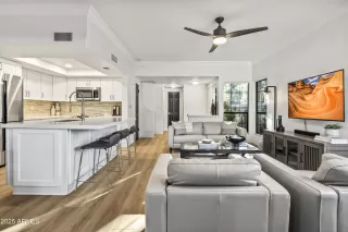 Photo #1: 6805078 Listing 