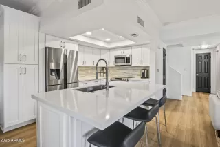 Photo #3: 6805078 Listing 